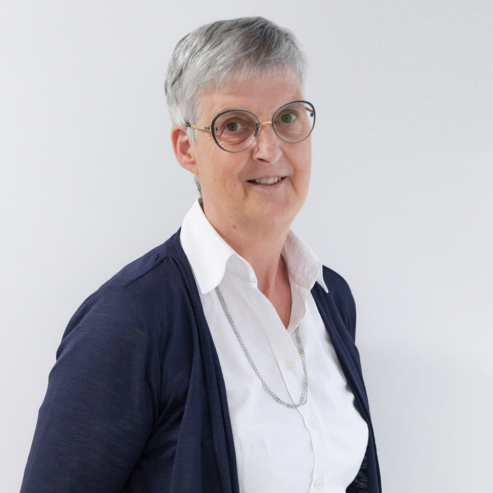 „Ob Leinen, Baumwolle, Leopardenmuster oder Leder: Wer schön sein will, trägt Mode, in der er sich wohlfühlt.“ 
<i>Emma</i>