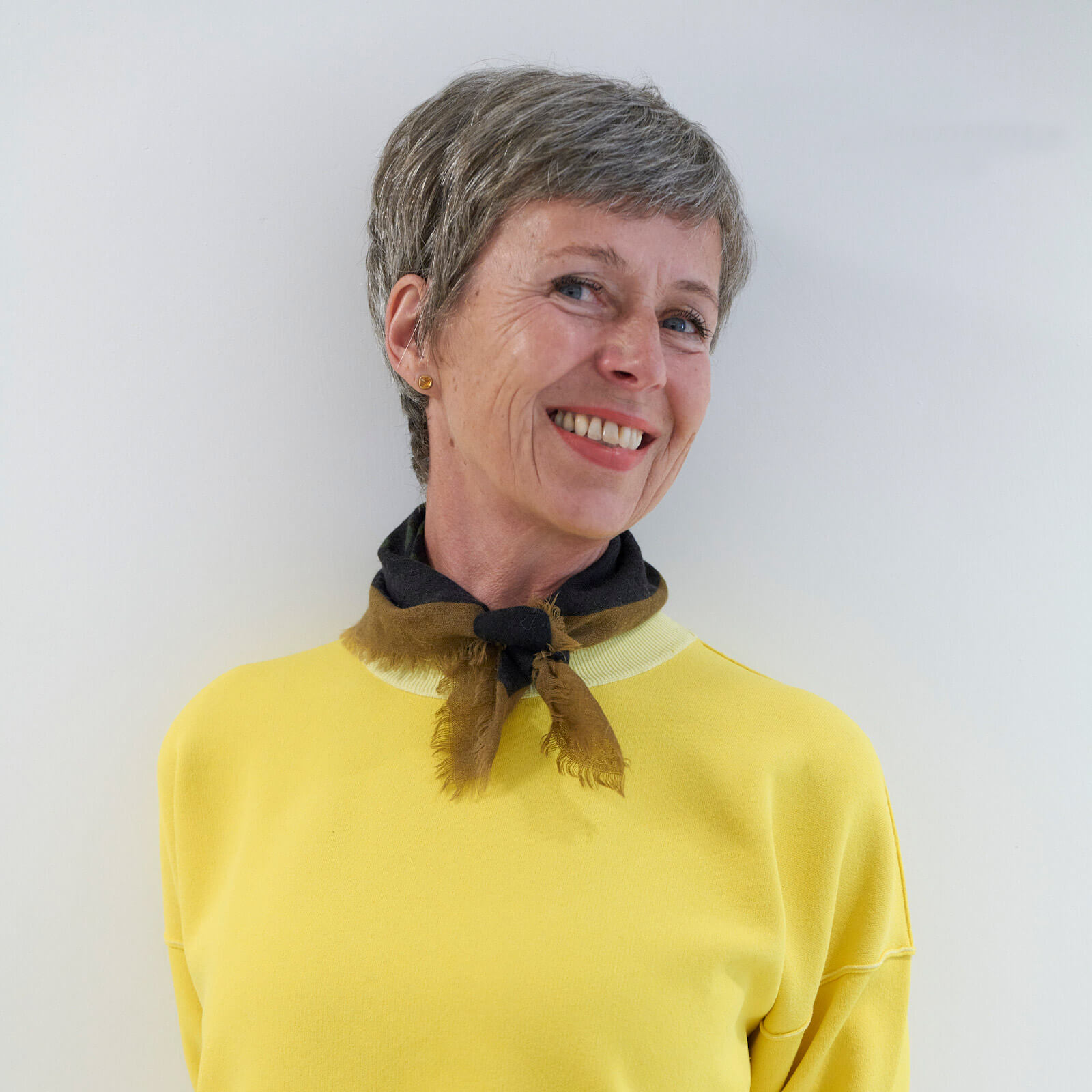 „Mode ist ein durch und durch fröhliches Spiel der Verwandlung – 
ganz unabhängig von ‘Idealmaßen‘. Erst die Individualität eines jeden macht Mode lebendig.“
<i>Irmgard</i>